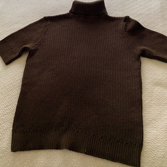 Brown Silk, Short Sleeve Turtleneck - .Design Liz Claiborne. L. - Picture 9 of 10